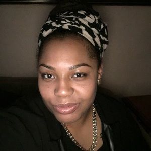 Meet your Posher, Glorena